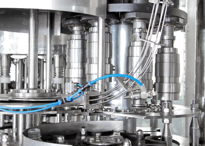 四合一礦泉水灌裝設(shè)備 四合一礦泉水灌裝設(shè)備